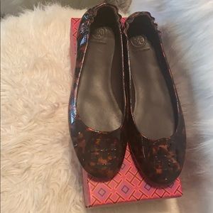 Tory Burch tortoise Minnie travel ballet flats